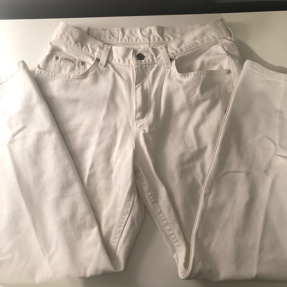Lee Rider’s white colored jeans